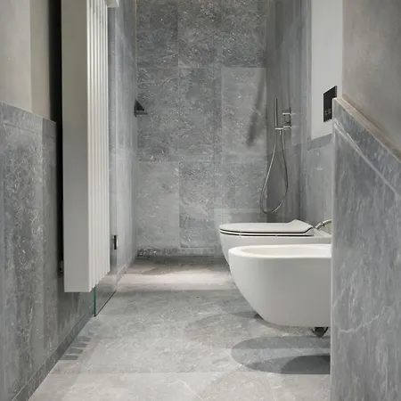 Della Posta, The Bank Hotel 4*