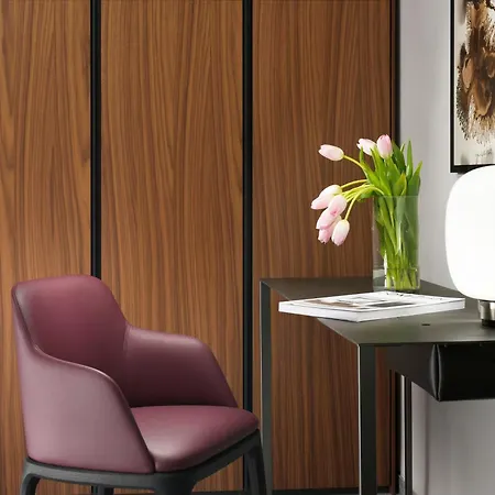 Hotel Della Posta, The Bank