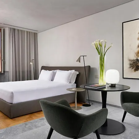 Della Posta, The Bank