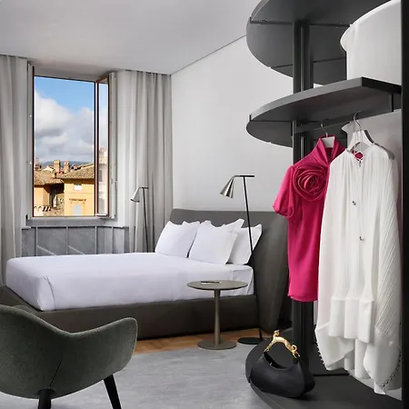 Hotel Della Posta, The Bank 4*