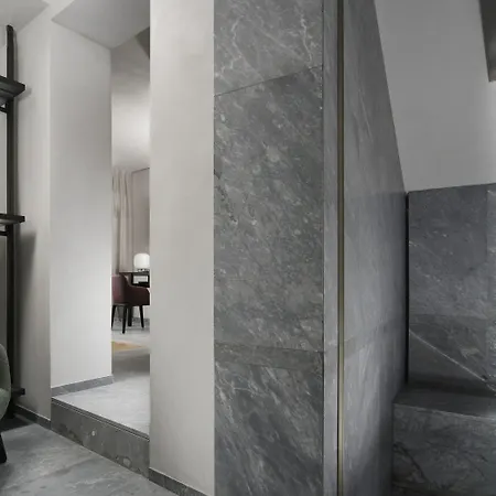 Della Posta, The Bank 4*