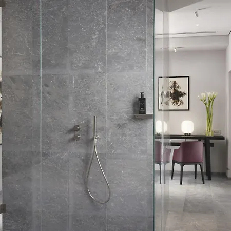 Della Posta, The Bank